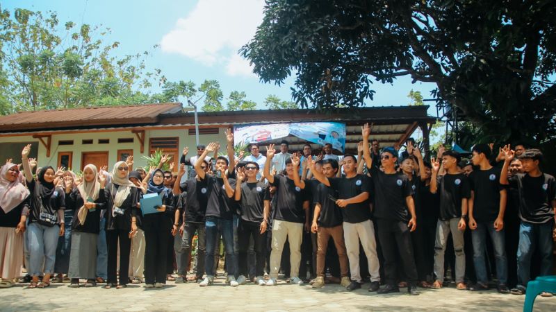 Komunitas Anak Muda Pendukung Isro-Uyun (KAMPIUN) resmi mendeklarasikan dukungan untuk pasangan calon walikota dan wakil walikota nomor urut 3, Isro-Uyun