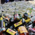 Ribuan botol minuman keras (miras) dari berbagai merek, hasil razia Kegiatan Rutin yang Ditingkatkan (KRYD) dan tindak pidana ringan (Tipiring), dimusnahkan di Mapolresta Cirebon pada Senin, 21 Oktober 2024