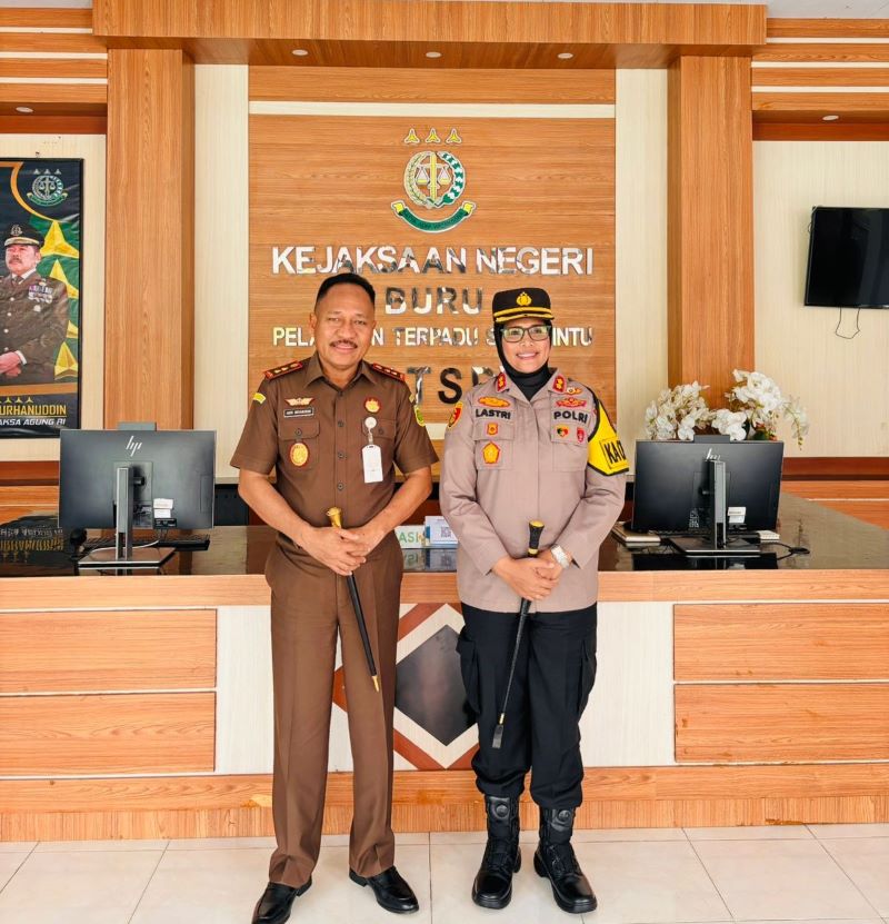 Kapolres Buru, AKBP Sulastri Sukidjang, S.H., S.I.K., M.M., mengadakan silaturahmi dengan Kajari Buru, Ardiannus Notanubun, S.H., dalam rangka memperkuat kerjasama Criminal Justice System (CJS) di wilayah hukum Buru