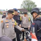 Wakil Kepala Kepolisian Daerah Maluku, Brigjen Pol Samudi S.IK., M.H, melakukan pengecekan kesiapan personel Satgas Operasi Mantap Praja (OMP) Salawaku yang akan bertugas mengamankan debat Pilkada pemilihan calon gubernur dan wakil gubernur Maluku