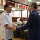 Menteri Pertahanan Republik Indonesia, Sjafrie Sjamsoeddin, menerima kunjungan kehormatan dari Duta Besar China untuk Indonesia, H.E. Mr. Wang Lutong, pada Kamis (24/10/2024)