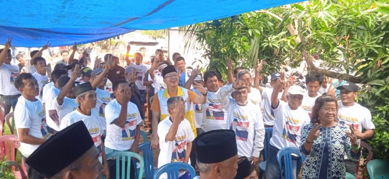 Pada Rabu, 23 Oktober 2024, ROHIDIN MERIANI hadir langsung di Desa Batik Nao, Kecamatan Batik Nao, Kabupaten Bengkulu Utara, untuk bersilaturahmi dan berdialog dengan warga dari enam desa