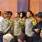 Kapolda Maluku, Irjen Pol. Drs. Eddy Sumitro Tambunan, M.Si., melakukan pemantauan langsung di lokasi debat terbuka Pilkada pasangan calon gubernur dan wakil gubernur Maluku 2024