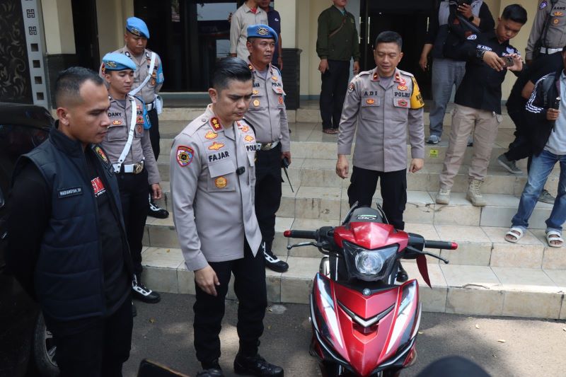 Polres Garut berhasil mengamankan seorang pelaku pencurian dengan kekerasan yang selama ini kerap meresahkan masyarakat di kawasan Jalan Raya Cilawu – Bayongbong