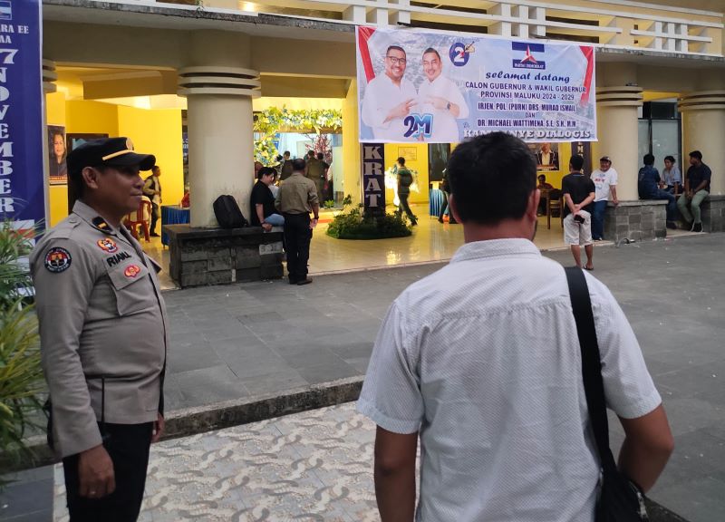 Kampanye dialogis pasangan calon Gubernur dan Wakil Gubernur Maluku, Murad Ismail dan Michael Wattimena, berlangsung tertib di bawah pengamanan ketat dari puluhan personel Satgas Operasi Mantap Praja (OMP) Salawaku, Polda Maluku