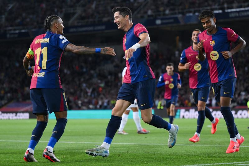 Barcelona akan berusaha untuk bangkit dari kekalahan pertama mereka di La Liga musim ini saat menghadapi Deportivo Alaves pada Minggu malam, pukul 21.15 WIB