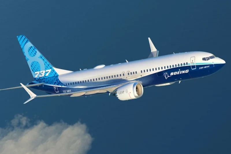 Boeing mengumumkan akan mengurangi jumlah karyawannya sebesar 10 persen, yang setara dengan sekitar 17.000 orang, akibat meningkatnya kerugian perusahaan serta pemogokan yang telah mengganggu operasi pabrik pesawatnya selama lima minggu terakhir