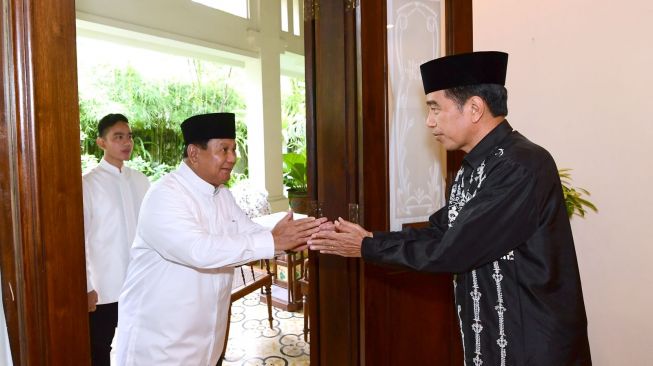 Prabowo, yang kini memimpin Koalisi Indonesia Maju, menyebut proses bergabungnya dalam pemerintahan Jokowi sebagai momen krusial yang terjadi pada fase kritis