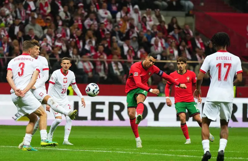 Portugal tampil gemilang dalam lanjutan laga UEFA Nations League A Grup 1 dengan kemenangan meyakinkan 3-1 atas tuan rumah Polandia, Minggu (13/10/2024) dini hari WIB