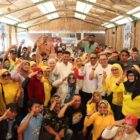 Lebih dari 500 warga Kota Cimahi turut serta dalam acara makan siang bergizi gratis yang diselenggarakan oleh Calon Wakil Gubernur Jawa Barat nomor urut 4, H. Erwan Setiawan. Acara yang berlangsung pada Jumat, 11 Oktober 2024, di RM Sate Maranggi Hj. Maya Cimahi ini juga dihadiri oleh Manager Persib Bandung, H. Umuh Muchtar, dan disambut dengan antusiasme tinggi oleh warga setempat