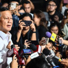 Presiden terpilih Prabowo Subianto secara intensif menyusun kabinet pemerintahan baru yang mencerminkan keseimbangan antara generasi muda yang penuh energi dan tokoh-tokoh senior yang kaya akan pengalaman