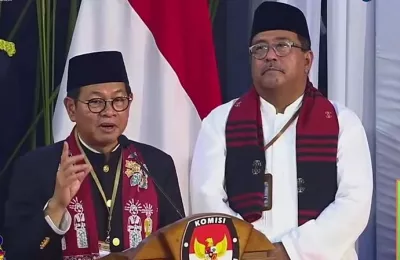 Pramono Anung dan Rano Karno, pasangan calon gubernur dan wakil gubernur nomor urut 3, memperkenalkan visi dan misi unggulan mereka yang dinamai 