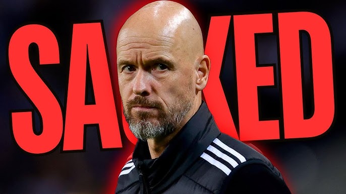 Kursi manajer Manchester United kini kosong usai pemecatan Erik ten Hag pada Senin (28/10/2024) menyusul kekalahan 1-2 dari West Ham United di Liga Inggris