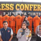 Dalam operasi intensif selama Oktober 2024, jajaran Satuan Reserse Narkoba (Satresnarkoba) Polresta Cirebon berhasil mengungkap 13 kasus peredaran narkoba, termasuk sabu-sabu, ganja, tembakau sintetis, dan obat keras terbatas (OKT)