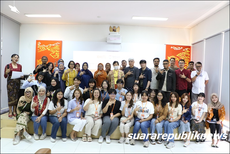 Telkom University menyambut delegasi dari Thailand pada hari Selasa, 22 Oktober 2024, dalam rangkaian kegiatan program Batik Course yang berlangsung hingga Kamis, 24 Oktober 2024