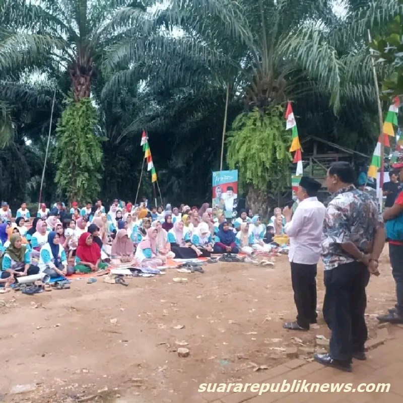 Polsek Cileles Polres Lebak turun langsung untuk memantau dan mengamankan kampanye tatap muka pasangan calon Wakil Gubernur Banten nomor urut 1, H. Ade Sumardi, S.E., di Desa Kujang Sari, Kecamatan Cileles, Kabupaten Lebak, Banten pada Sabtu (09/11/2024)