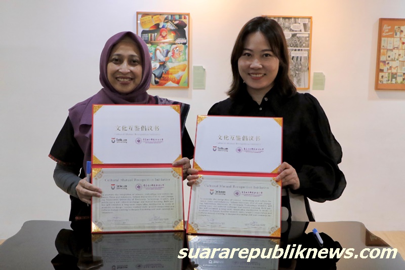 Fakultas Industri Kreatif (FIK), Telkom University, menyelenggarakan inisiatif budaya internasional bertajuk Cultural Mutual Recognition Initiative: Student & Lecturer Exchange bersama Chongqing Polytechnic University of Electronic Technology, yang berlangsung pada Selasa-Rabu, 5-6 November 2024