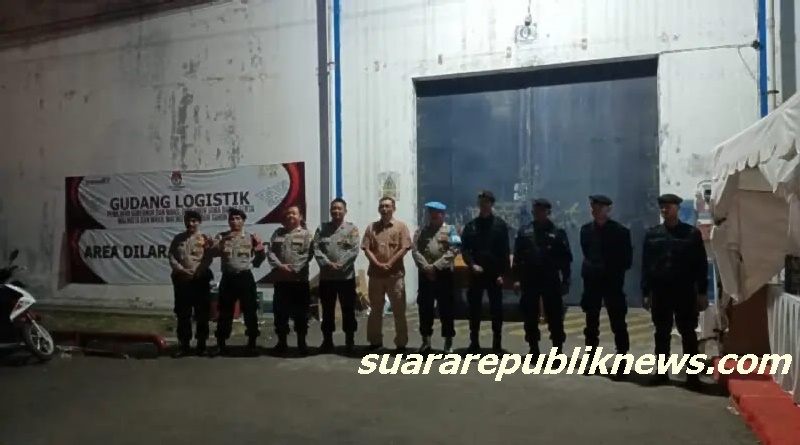 Polres Cirebon Kota, di bawah naungan Polda Jawa Barat, menggelar patroli mobile secara intensif untuk menjaga keamanan dan kenyamanan masyarakat di tengah tahun politik