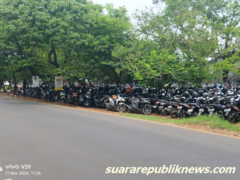 Keresahan menyelimuti warga Kota Tangerang yang mendapati ruang terbuka hijau (RTH) di Jl. Benteng Betawi kini berubah fungsi menjadi lahan parkir liar