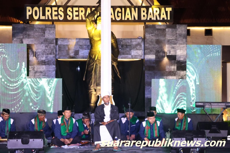 Dalam upaya menciptakan Pilkada yang damai dan kondusif, Polres Seram Bagian Barat (SBB) mengadakan acara “SBB Bersholawat” yang mengundang ratusan masyarakat, Minggu malam (10/11/2024)
