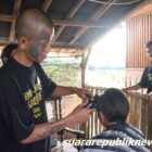 Di antara aroma kopi yang khas dan suasana hangat Café Bageur, anak-anak jalanan di Kecamatan Talun, Kabupaten Cirebon, dengan antusias mengikuti pelatihan Ekonomi Kreatif yang dipandu langsung oleh Kapolresta Cirebon, Kombes Pol Sumarni, S.I.K, S.H, M.H, pada Selasa (12/11/2024)