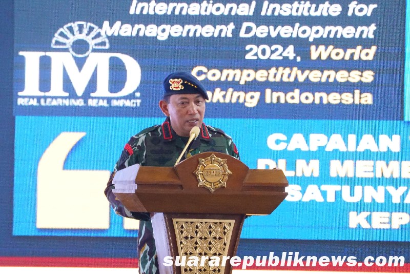 Kapolri Jenderal Pol. Listyo Sigit Prabowo menghadiri acara 'Syukuran HUT Ke-79 Korps Brimob Polri' yang berlangsung di Mako Brimob Kelapa Dua, Depok, Jawa Barat, Kamis (14/11/24)