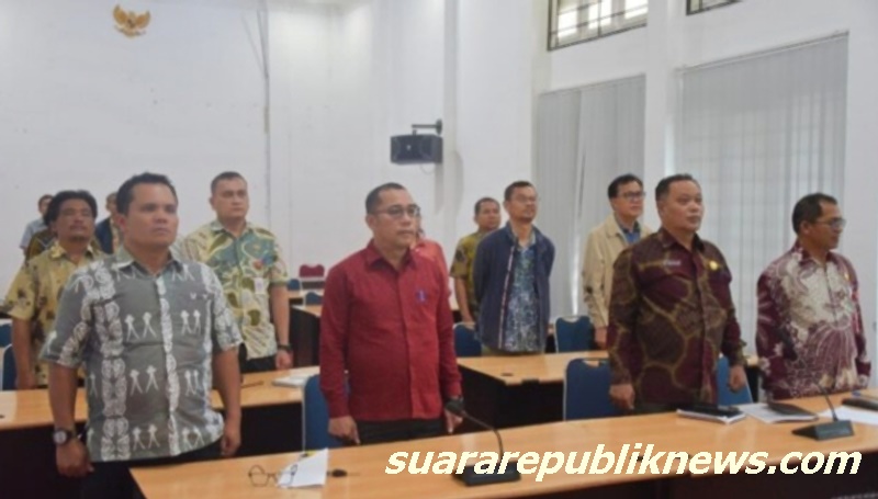 Jakarta, suararepubliknews.com - Pemerintah Kabupaten Humbang Hasundutan (Humbahas) berpartisipasi dalam ajang Penganugerahan Predikat Kepatuhan Penyelenggaraan Pelayanan Publik Tahun 2024 yang diselenggarakan oleh Ombudsman RI, Kamis (14/11)