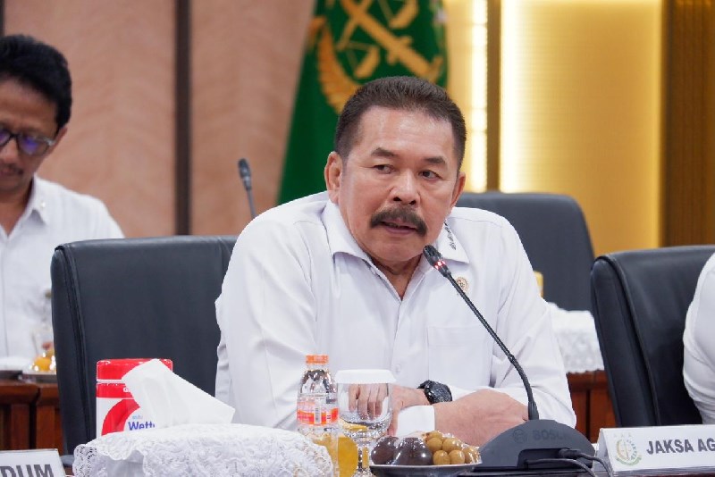 Jaksa Agung ST Burhanuddin menerima kunjungan Menteri Perhubungan RI, Dudy Purwagandhi, beserta jajarannya di Gedung Utama Kejaksaan Agung, Jakarta, Kamis (28/11/2024)