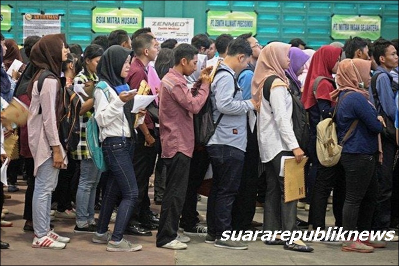 Badan Pusat Statistik (BPS) mencatat adanya penurunan jumlah pengangguran di Indonesia per Agustus 2024. Jumlah pengangguran tercatat mencapai 7,47 juta orang, turun sebesar 390 ribu orang (0,39 juta)