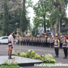 Apel dipimpin langsung oleh Kapolres Garut, Ajun Komisaris Besar Polisi (AKBP) Mochamad Faja Gemilang, S.I.K., M.K., M.I.K.,