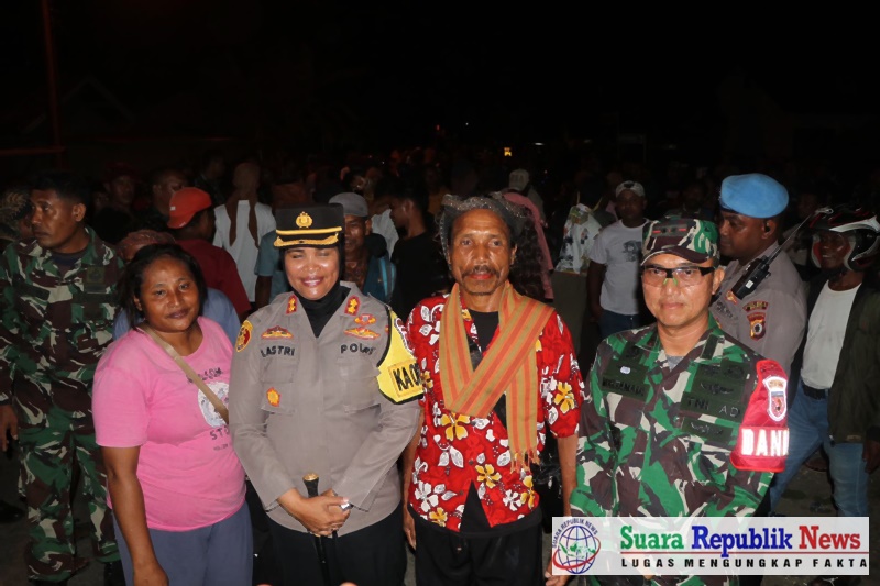 Kapolres Buru AKBP Sulastri Sukidjang S.H., S.I.K., M.M. bersama Dandim 1506 Namlea Letkol Inf. Mohamad Tamami S.Sos mengambil langkah humanis dalam membubarkan massa yang berkumpul saat rapat rekapitulasi suara di PPK Kecamatan Waelata