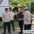Menjelang pelaksanaan rapat pleno tingkat Kabupaten dalam rangka Pilkada serentak 2024, Kapolres Seram Bagian Barat (SBB) AKBP Dennie Andreas Dharmawan, S.I.K., melakukan monitoring langsung di Kantor Komisi Pemilihan Umum (KPU) Kabupaten Seram Bagian Barat pada Selasa (3/12/2024)