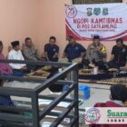 Kapolsek Cipondoh, Kompol Hidayat Iwan Irawan, SH, MA, terus mempererat hubungan dengan masyarakat melalui program Ngopi Kamtibmas yang berlangsung di RW 03, Kelurahan Gondrong, Kecamatan Cipondoh, Kota Tangerang, Rabu (4/12/2024)