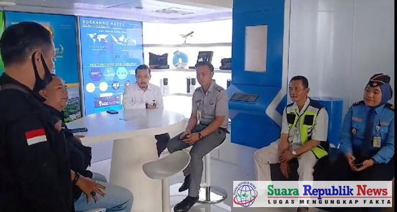 Dugaan penipuan oleh oknum di check-in counter maskapai Super Air Jet (SAJ) di Bandara Soekarno-Hatta Terminal 1 mencuat