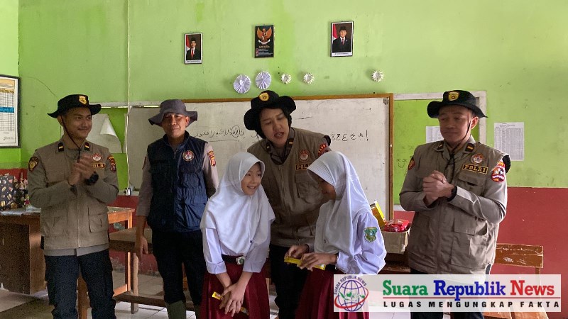 Tim Trauma Healing SSDM Polri dan Bag Psikologi Biro SDM Polda Jawa Barat kembali menunjukkan kepeduliannya dengan memberikan pendampingan psikologi dan trauma healing kepada korban bencana banjir bandang
