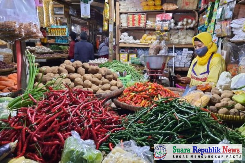 Harga cabai rawit merah mencatat kenaikan mencolok hingga 10,37 persen, mencapai Rp41.930 per kilogram